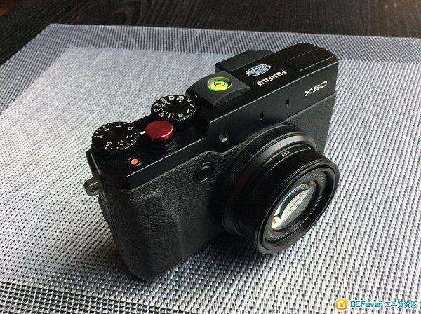 富士数码相机x30(富士数码相机X -T4电池电压电流)