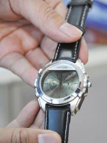 最新款作弊神器——智能手表，帮助您高效合理备考！