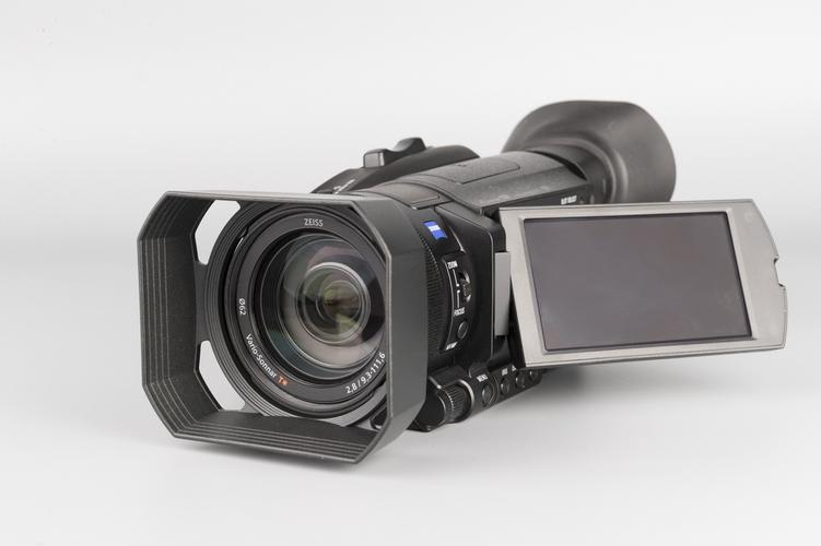 轻巧便携的新锐数码摄像机首选，为您带来绝佳拍摄体验