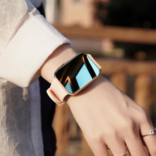 如何合理搭配智能手环与手表？带出时尚风格！