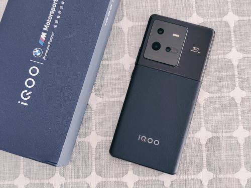 iQOO 10 Pro评测：震撼的充电速度+优秀游戏体验+不妥协的拍摄能力（iqoopro充电测试）