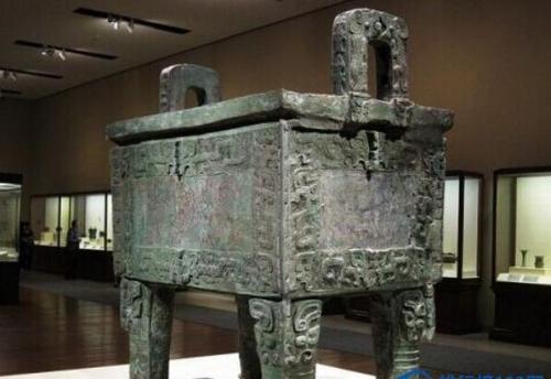 世界上最大的青铜器——司母戊鼎
