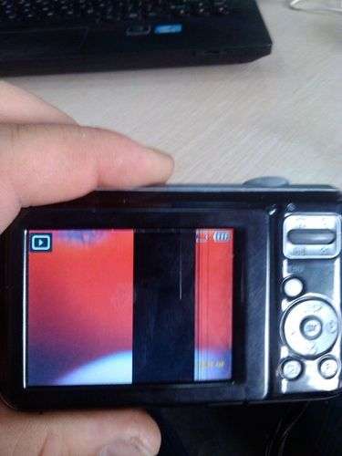 数码相机显示屏黑屏（数码相机显示屏黑屏怎么办）