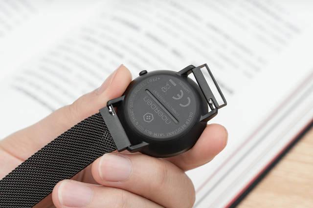 如何快速开启牛丁智能手表？牛丁智能手表开机教程