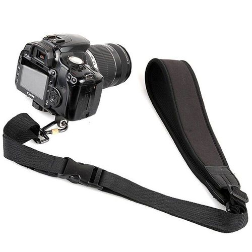 如何选择合适的单反相机肩带长度？让您在拍摄时更加舒适自在！