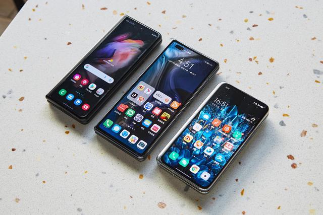 2023年手机市场竞争加剧（手机价格持续下探请问这4款旗舰机型的起价是多少）